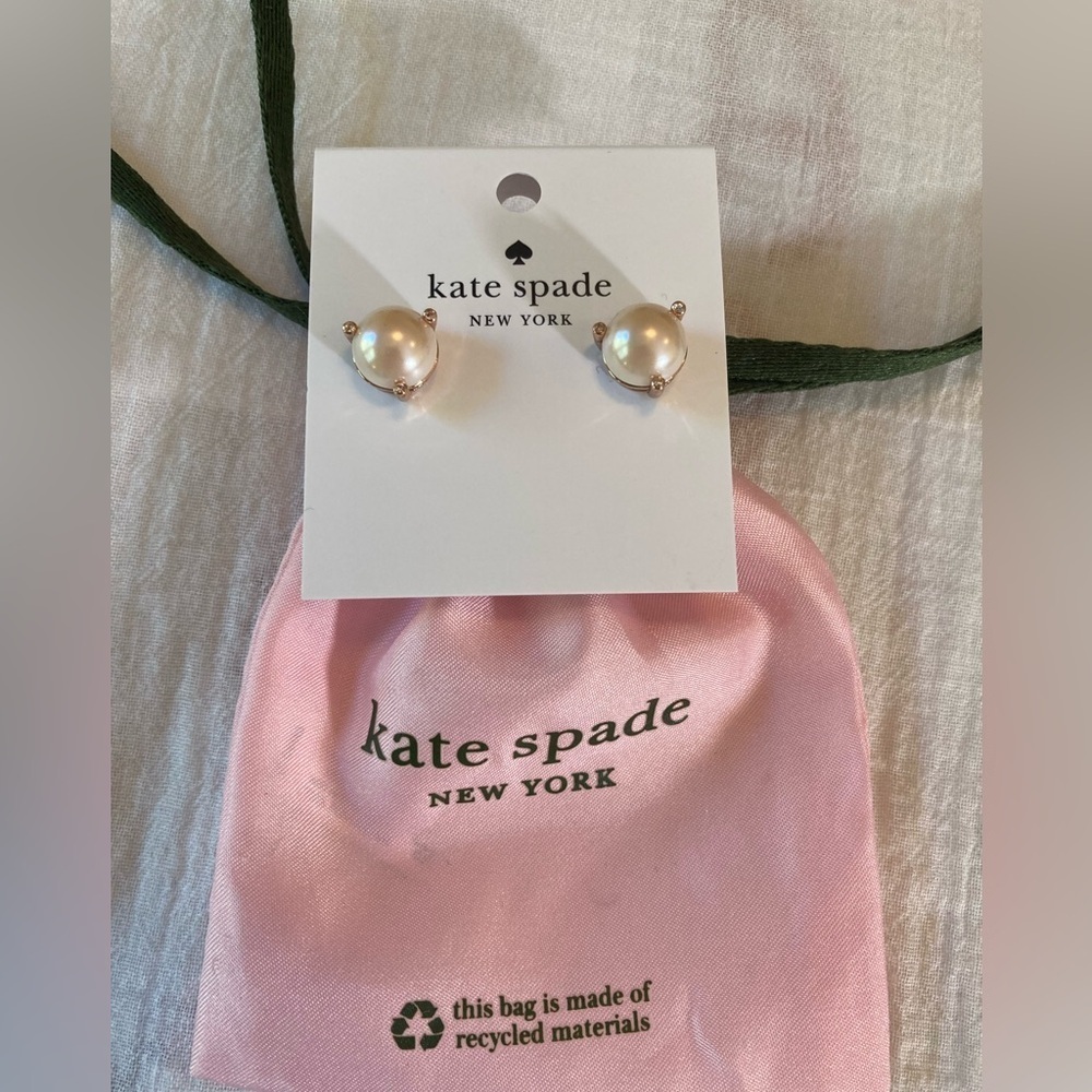 Kate Spade Blush Pink Glass Pearl Stud Earrings‎ New in Card w/ Pouch